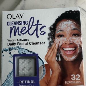OLAY Cleansing Melts Daily Facial Cleanser